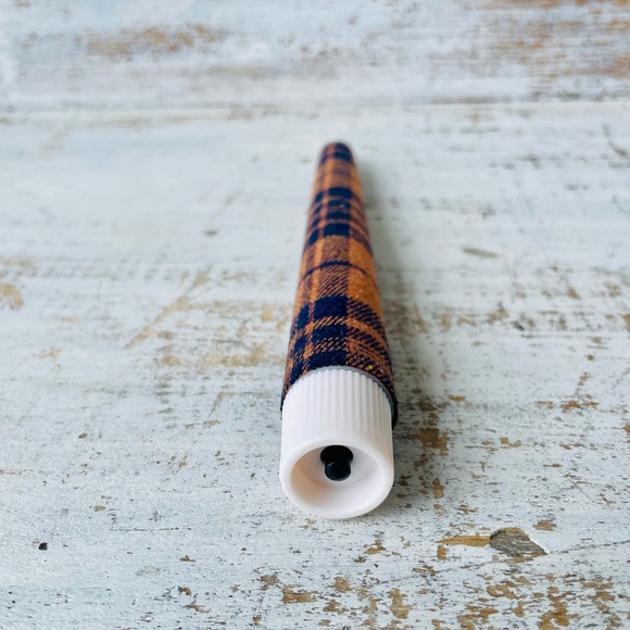 *Fall Plaid Realistic Flame LED Timer Taper - Picture 3 of 11